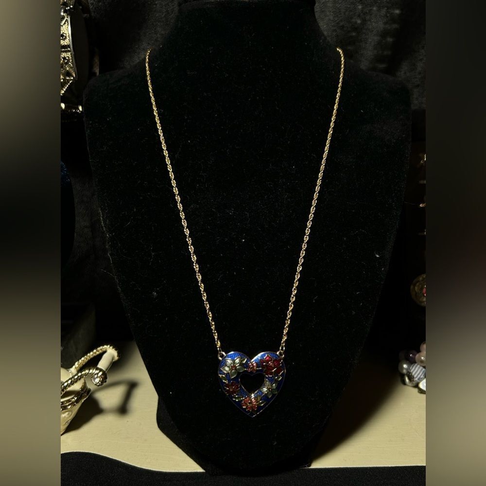Vintage blue heart gold tone necklace